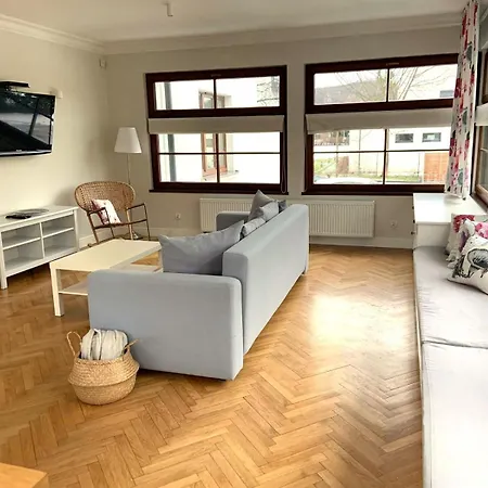 Apartman Allegra Z Ogrodem I Sala Zabaw ,darmowy Parking I Lezaki, 5minut Do Morza