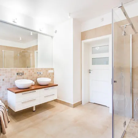 Apartment Allegra Z Ogrodem I Sala Zabaw ,darmowy Parking I Lezaki, 5minut Do Morza *