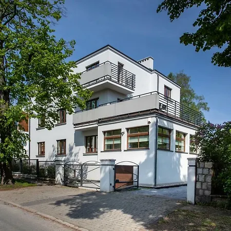 Allegra Z Ogrodem I Sala Zabaw ,darmowy Parking I Lezaki, 5minut Do Morza Apartman