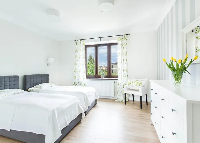 דירה Allegra Z Ogrodem I Sala Zabaw ,darmowy Parking I Lezaki, 5minut Do Morza גדינייה